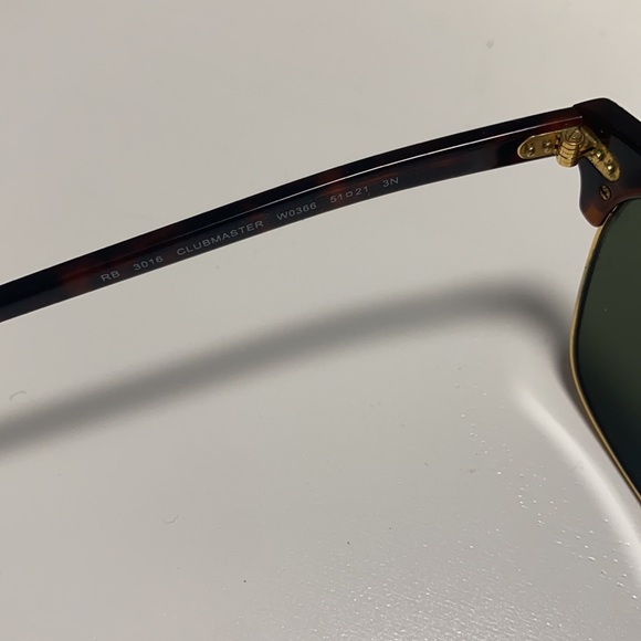 Women’s Ray-ban Clubmaster Classic Sunglasses - Picture 4 of 4